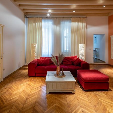 Romari Площа Ринок 28 Leilighet Lviv Eksteriør bilde